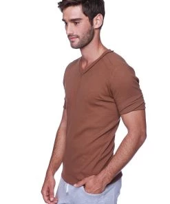 4-rth MEN Hybrid V-Neck (Chocolate)