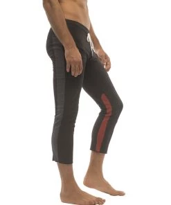 4-rth Mens 4/5 Zipper Pocket Capri Yoga Pants (Black W/Charcoal & Red)