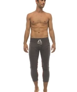 4-rth Mens 4/5 Zipper Pocket Capri Yoga Pants (Charcoal W/Black & Red)