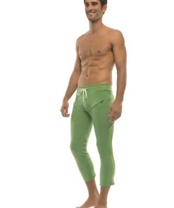 4-rth Mens 4/5 Zipper Pocket Capri Yoga Pants (Solid Bamboo Green)