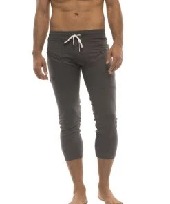 4-rth Mens 4/5 Zipper Pocket Capri Yoga Pants (Solid Charcoal)