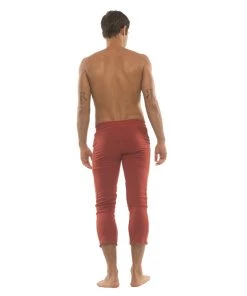 4-rth Mens 4/5 Zipper Pocket Capri Yoga Pants (Solid Cinnabar Red)