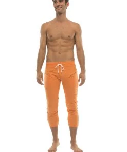 4-rth Mens 4/5 Zipper Pocket Capri Yoga Pants (Solid Orange)