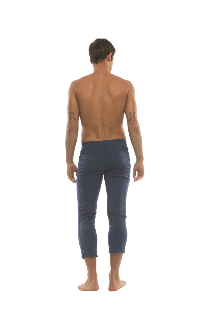 4-rth Mens 4/5 Zipper Pocket Capri Yoga Pants (Solid Royal Blue)