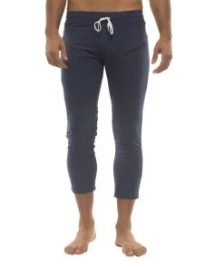 4-rth Mens 4/5 Zipper Pocket Capri Yoga Pants (Solid Royal Blue)