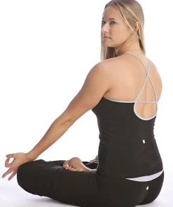 4-rth Sustain Yoga Halter (Black) Halter Tops