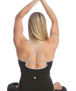 4-rth Sustain Yoga Halter (Black) Halter Tops