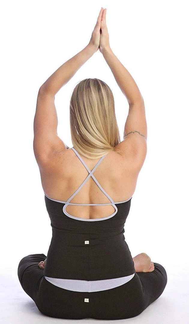 4-rth Sustain Yoga Halter (Black) Halter Tops