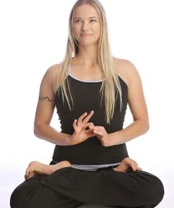 4-rth Sustain Yoga Halter (Black) Halter Tops