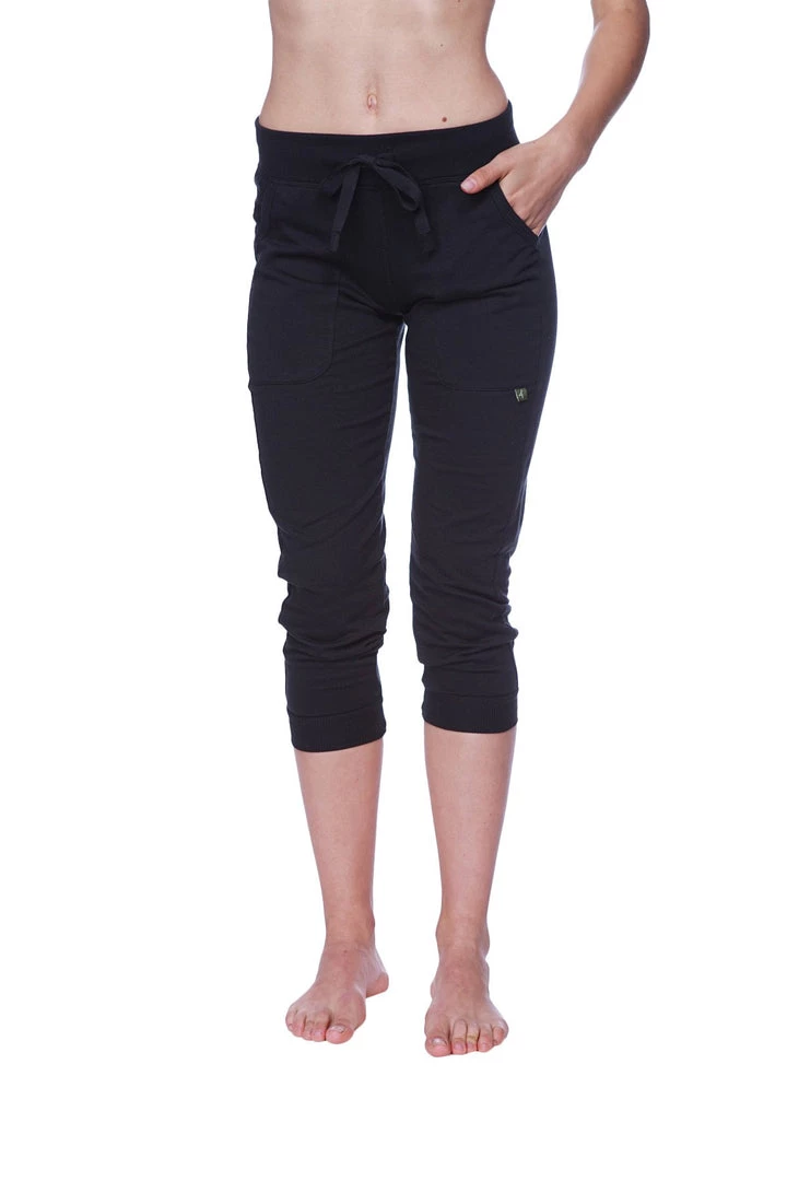 4-rth Women's 3/4 Cuffed Capri Yoga Pant (Solid Black)