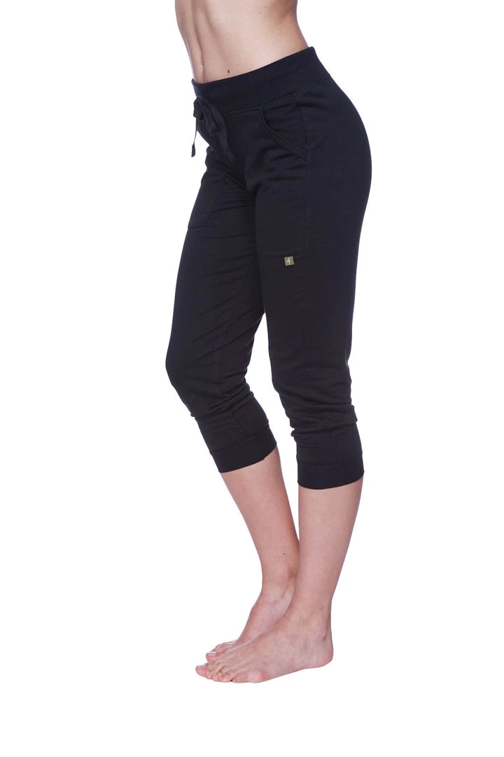 4-rth Women's 3/4 Cuffed Capri Yoga Pant (Solid Black)