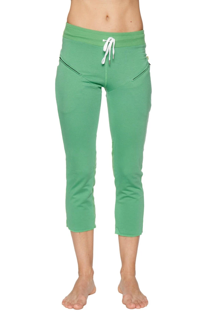4-rth Women's 4/5 Length Zipper Pocket Capri Yoga Pant (Bamboo Green)