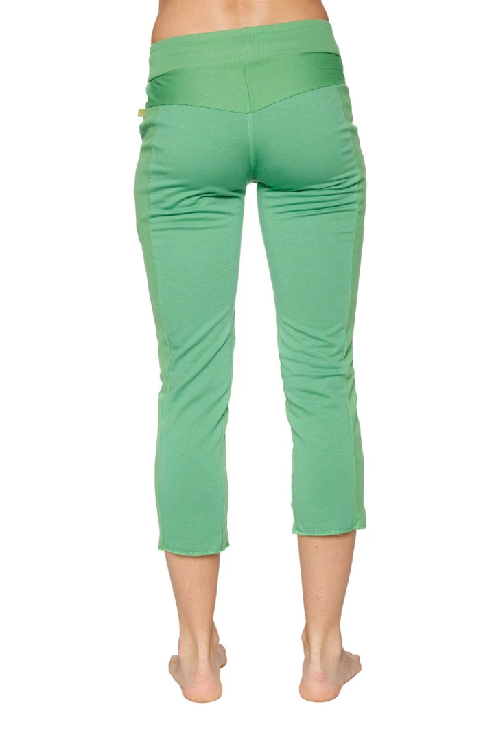 4-rth Women's 4/5 Length Zipper Pocket Capri Yoga Pant (Bamboo Green)