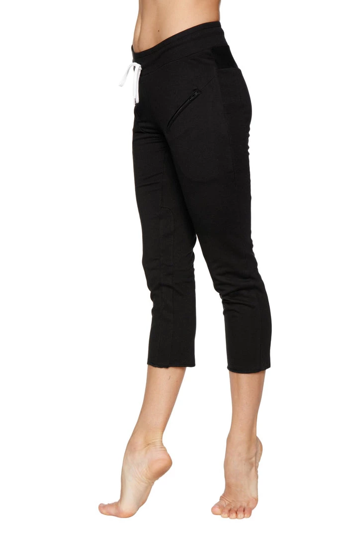 4-rth Women's 4/5 Length Zipper Pocket Capri Yoga Pant (Black)